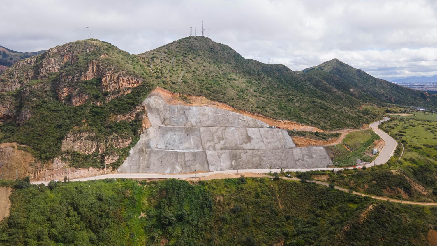 Estabilización de talud Poste 53