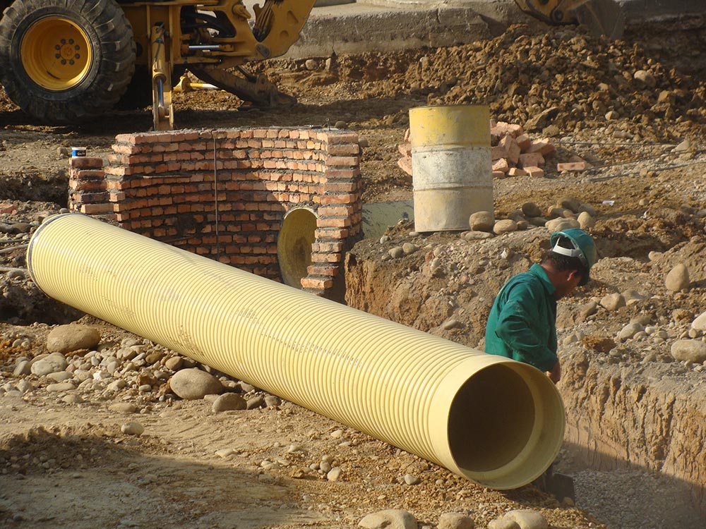 Rehabilitación y mantenimiento en la vía Avenida las Américas